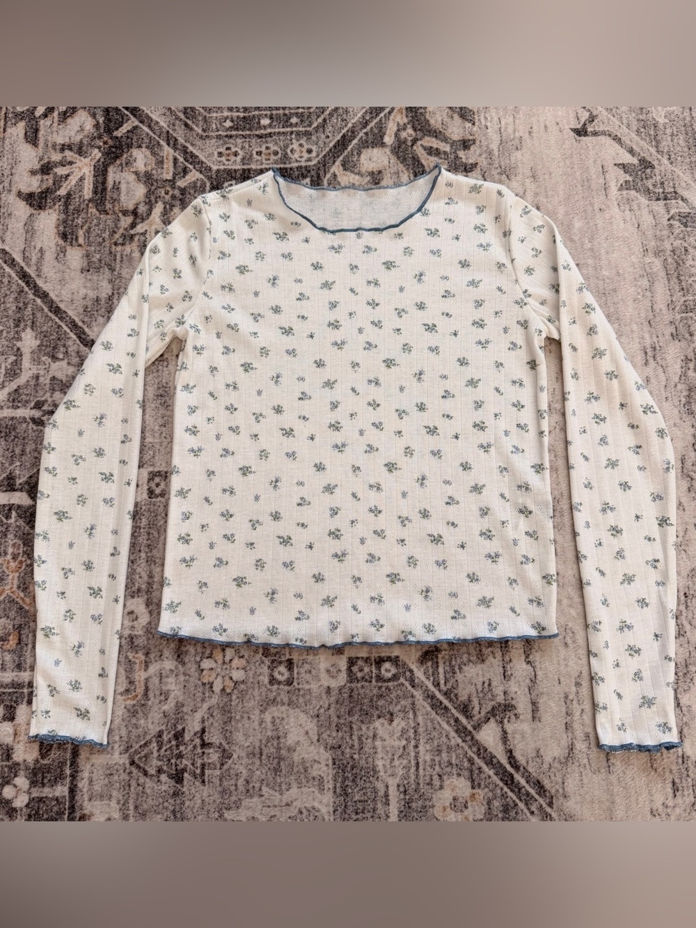 Women’s White Floral Ribbed Long Sleeve Top Never Worn